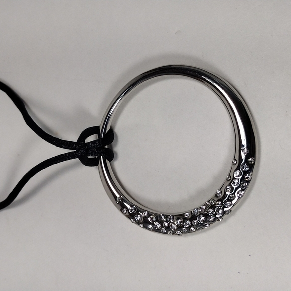 Swarovski Crystal Circle Pendant Necklace Sterling Silver Overlay & Black Cord - Picture 6 of 8